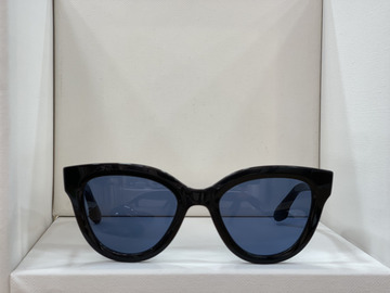 Lunette de soleil VB649S